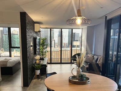 Melbourne Hot Spot – Lovely 2 Bedroom apartment