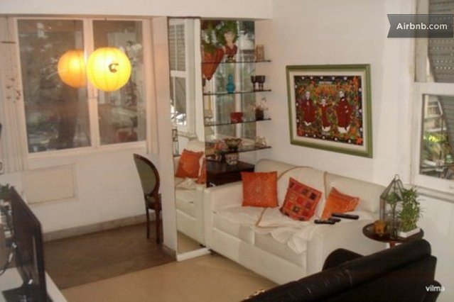 Copacabana, apt simples com SUPER localizacao.