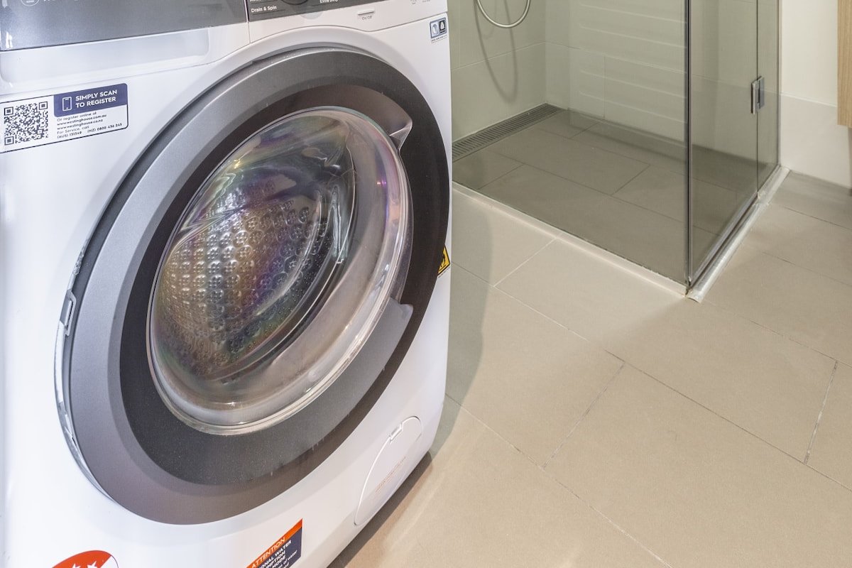 Penthouse style 4brmx4bath apt gallery image 5