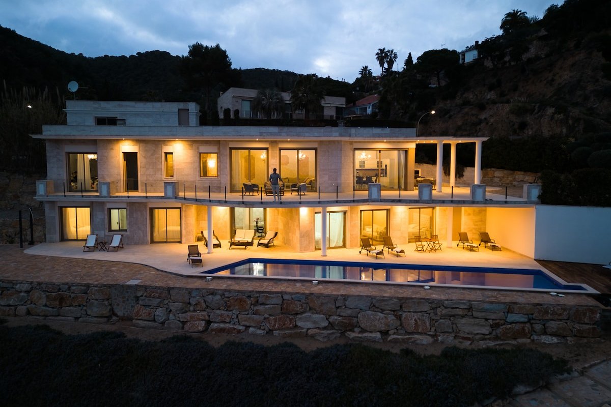 Prívate beach, Warm swimming pool and sauna gallery image 2