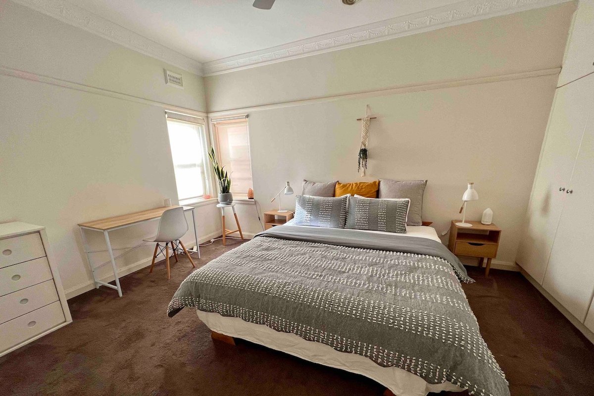 Long term stays – 3 bedrooms, close to Monash Uni gallery image 3