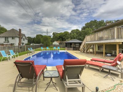 Spacious 5-BR Retreat: Oasis Getaway