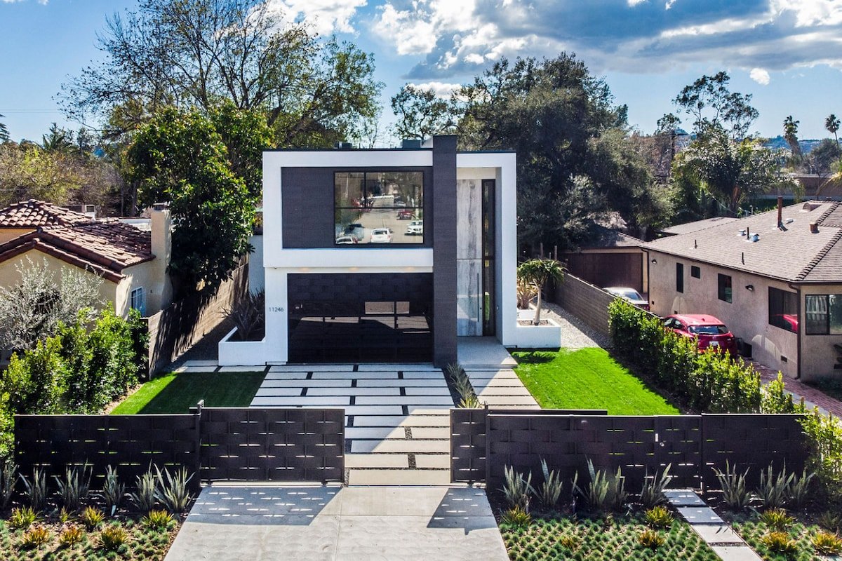 Gated, Modern LA Escape with Pool + Firepit gallery image 5
