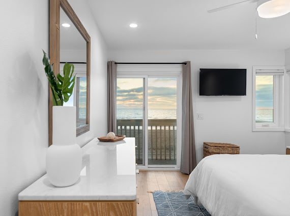 Oceanfront Charmer with A/C gallery image 5