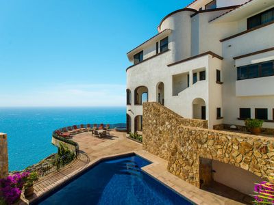 Close to Downtown – Villa Grande by Cabo Villas