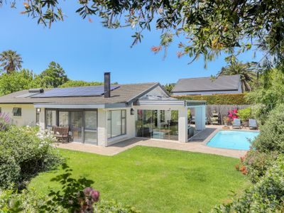 Upper Constantia villa in tranquil garden setting