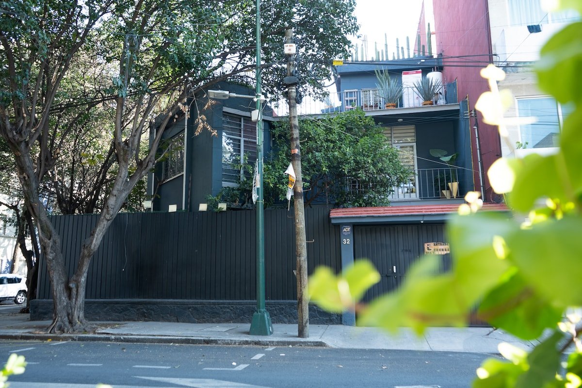 Unique | Up to 18 Guests | Rooftop & Billiards gallery image 5