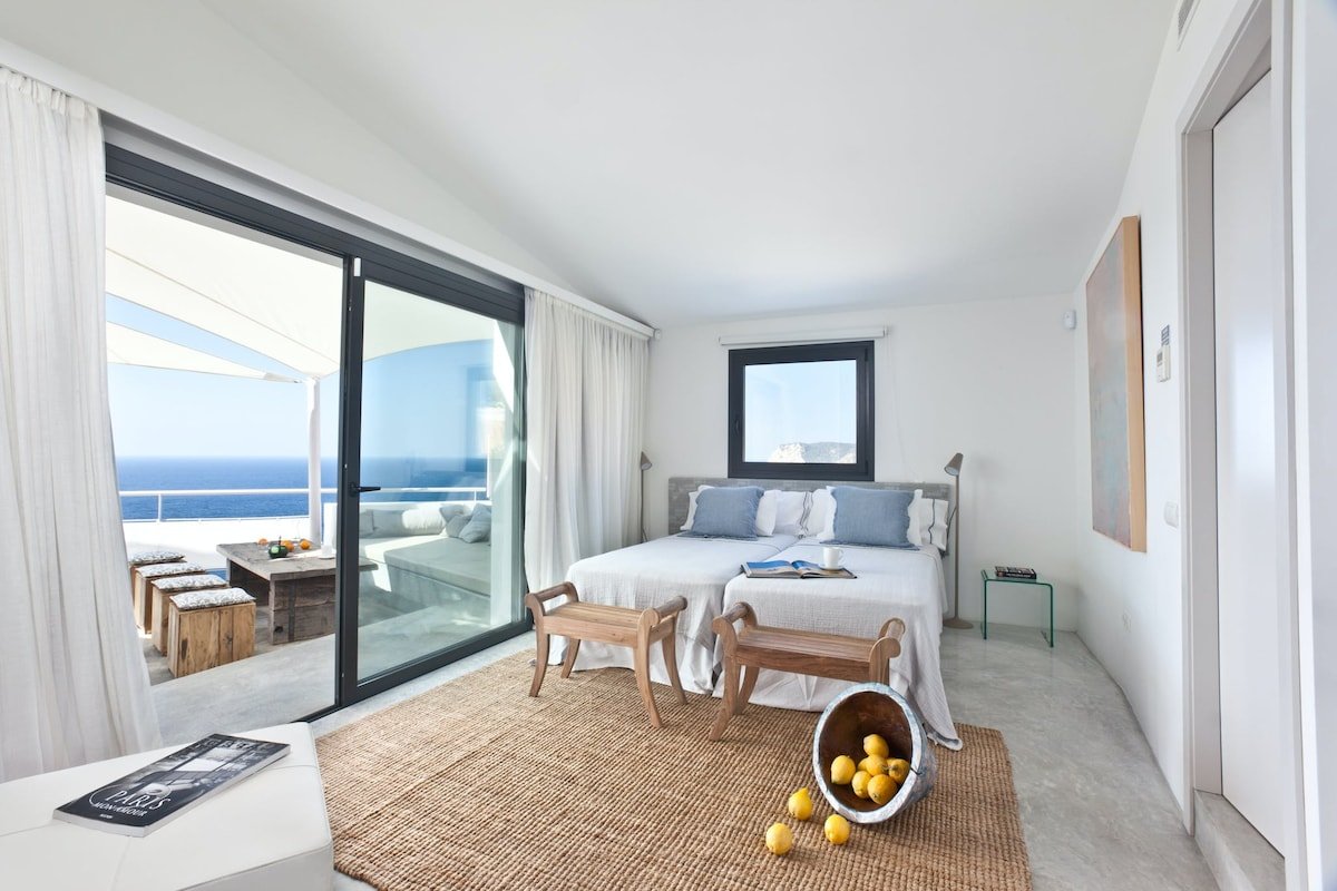 Rooms with sea view- Yoga deck-Plunge Pool gallery image 2