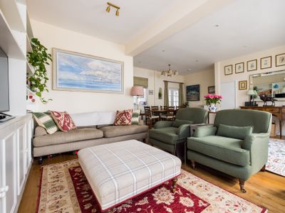 Traditional Treasure – 3 Bedroom Home by Hyde Park