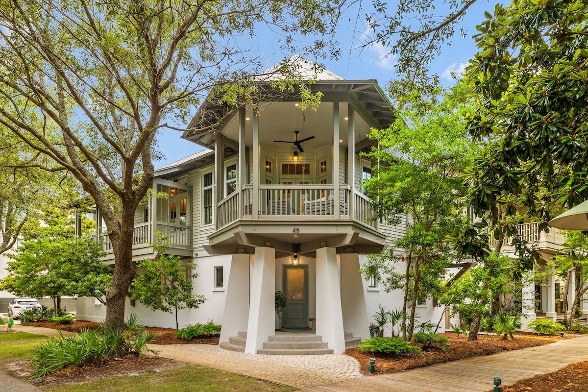 Updated Home Steps from Barrett Square w/Park View