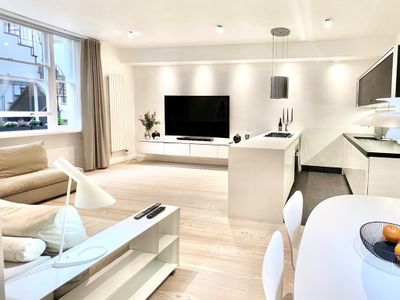 Stunning 4 bed flat near Notting Hill & Hyde park.