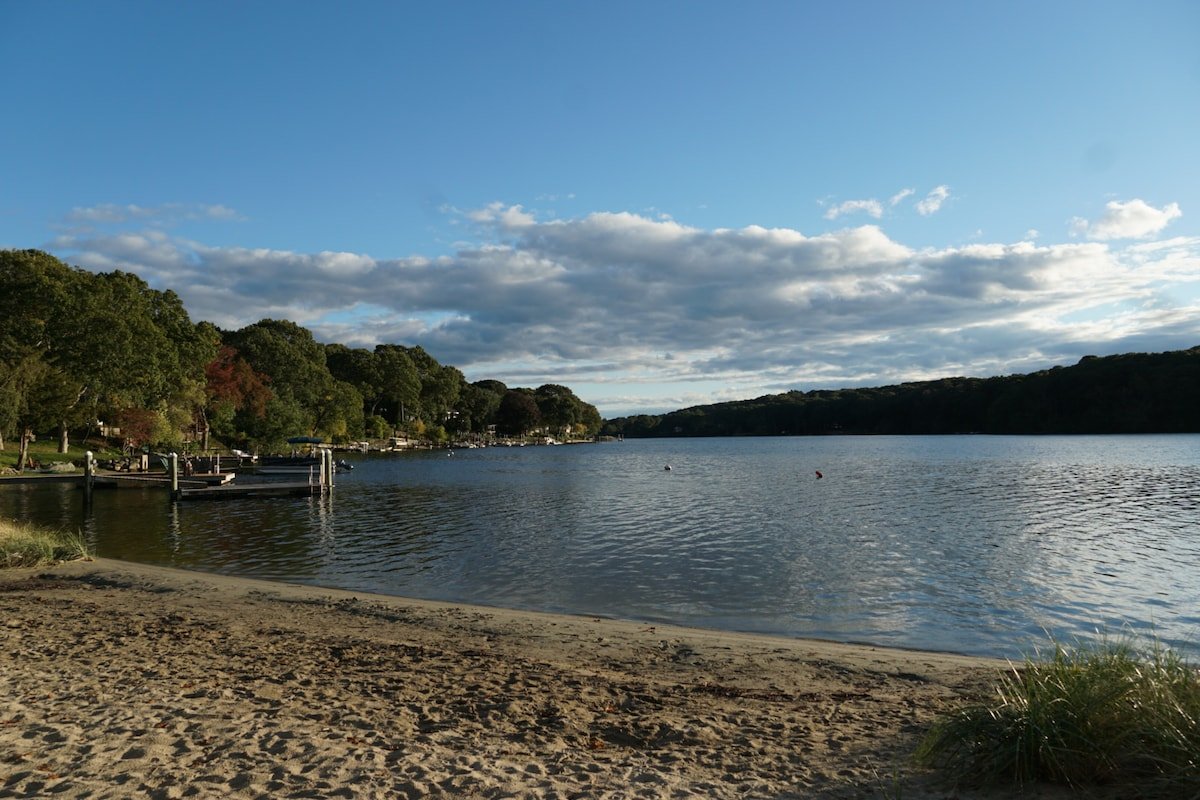 7 Bed in Narragansett – walk to private beach gallery image 2