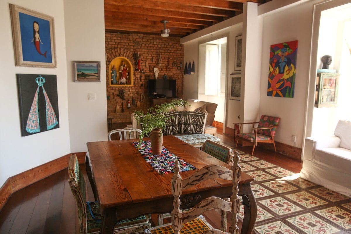 Maison Modernists Colonial House gallery image 3