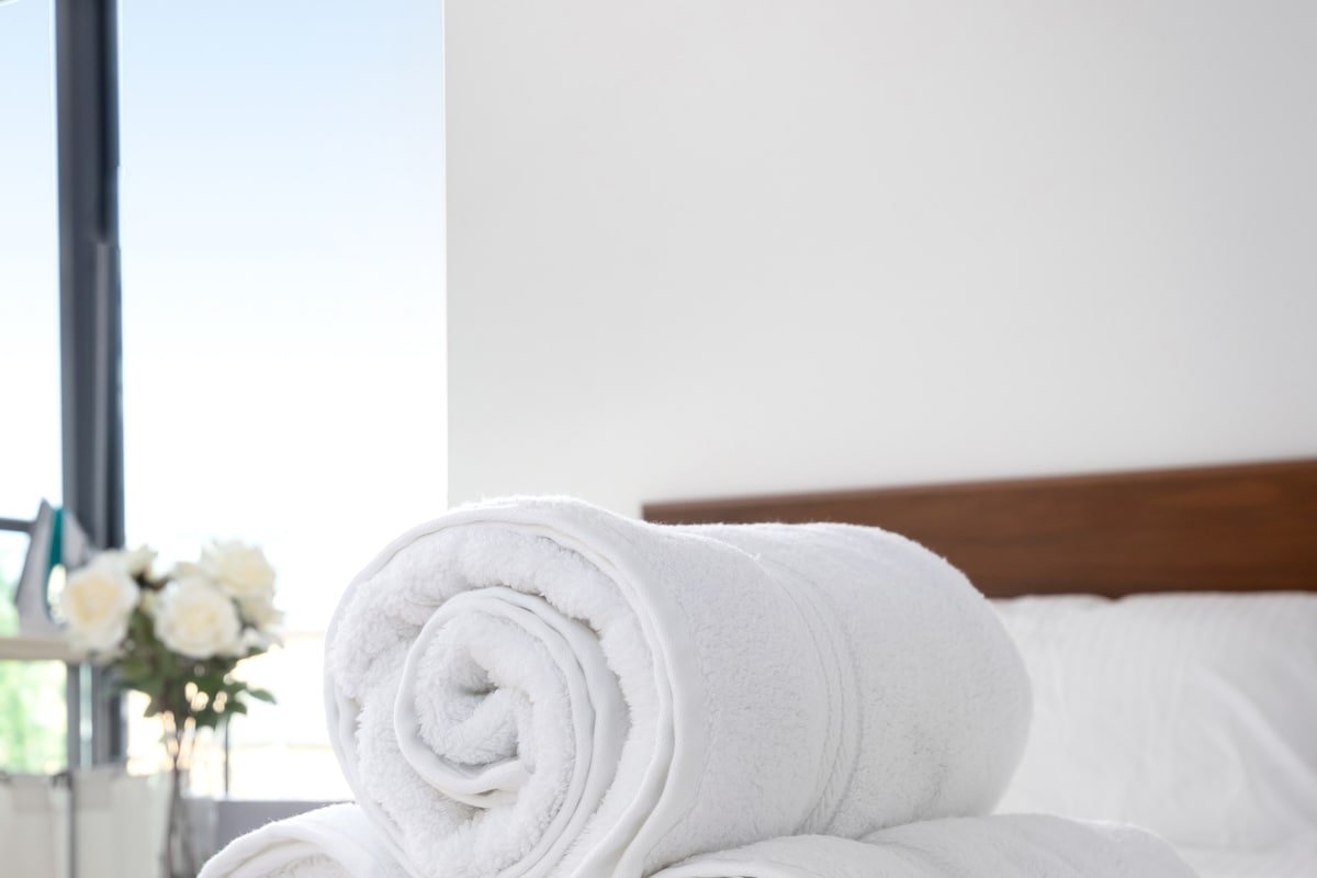 Fabulous 2-Storey Loft in King West with Parking gallery image 5