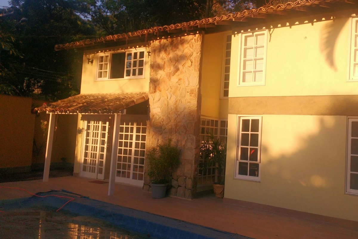 Lazer, paz e segurança apenas 10 minutos da Barra!