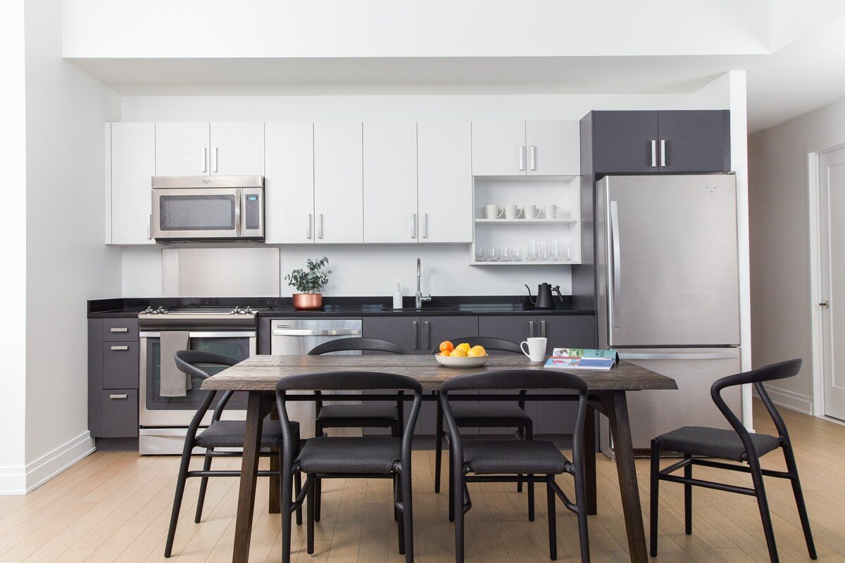 Mint House at 70 Pine: Premium Two Bedroom Suite gallery image 4