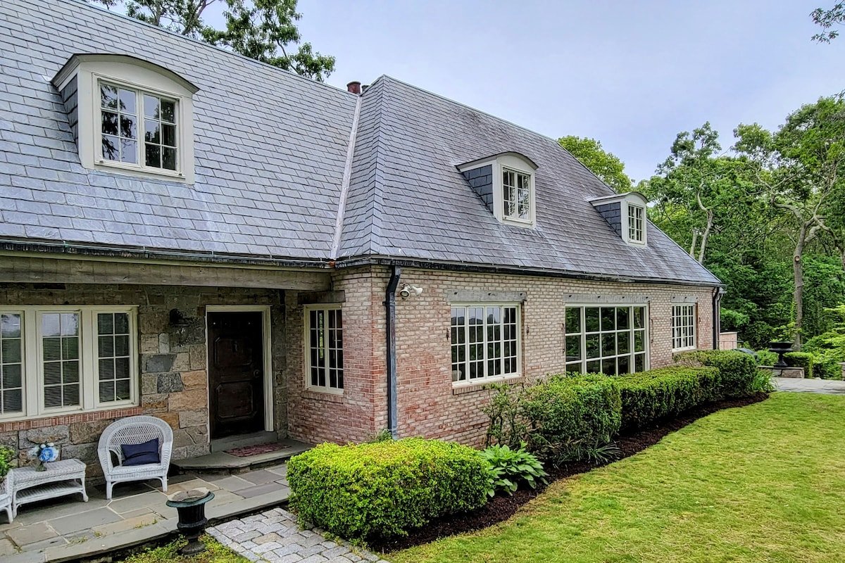 8 bedroom seacoast manor with amazing views! gallery image 2