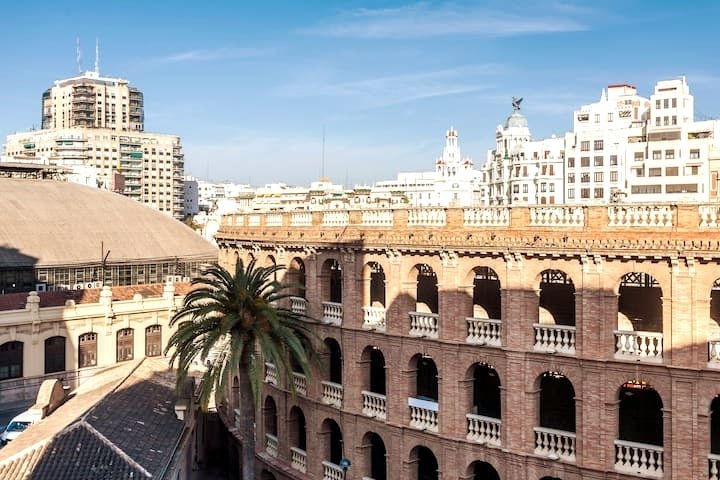 Sunny Central – Plaza de Toros gallery image 2