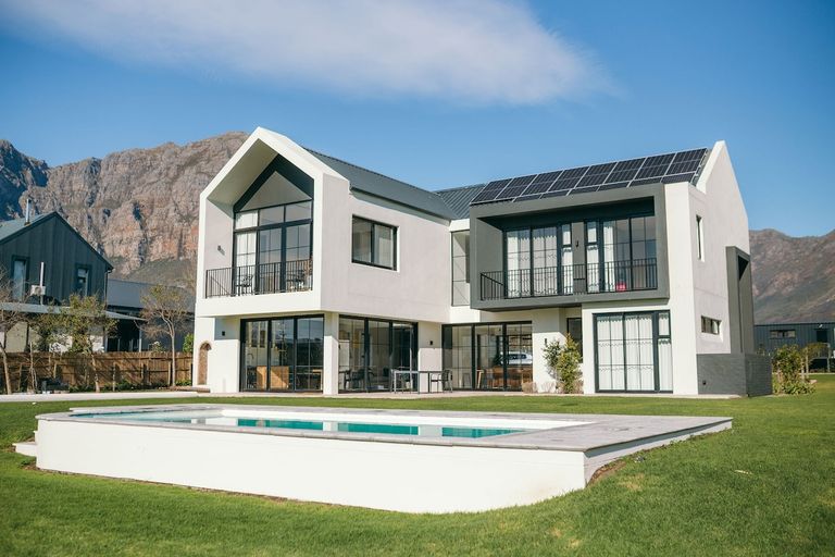 Kleine Banhoek Luxury featured image