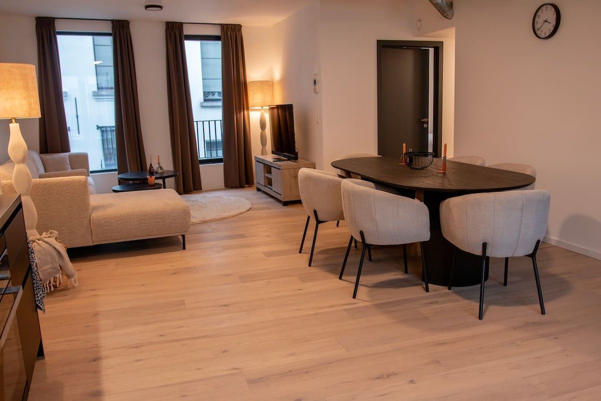 101 – central Superior suite 101 – Free Parking gallery image 5