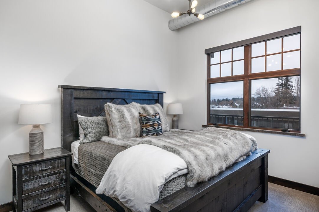 New! Downtown Whitefish with private hot tub gallery image 4