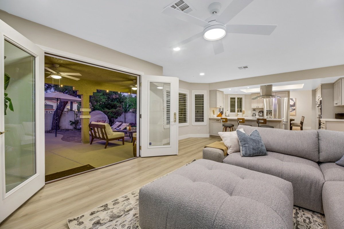 The Blue Lagoon: Style & Comfort gallery image 5