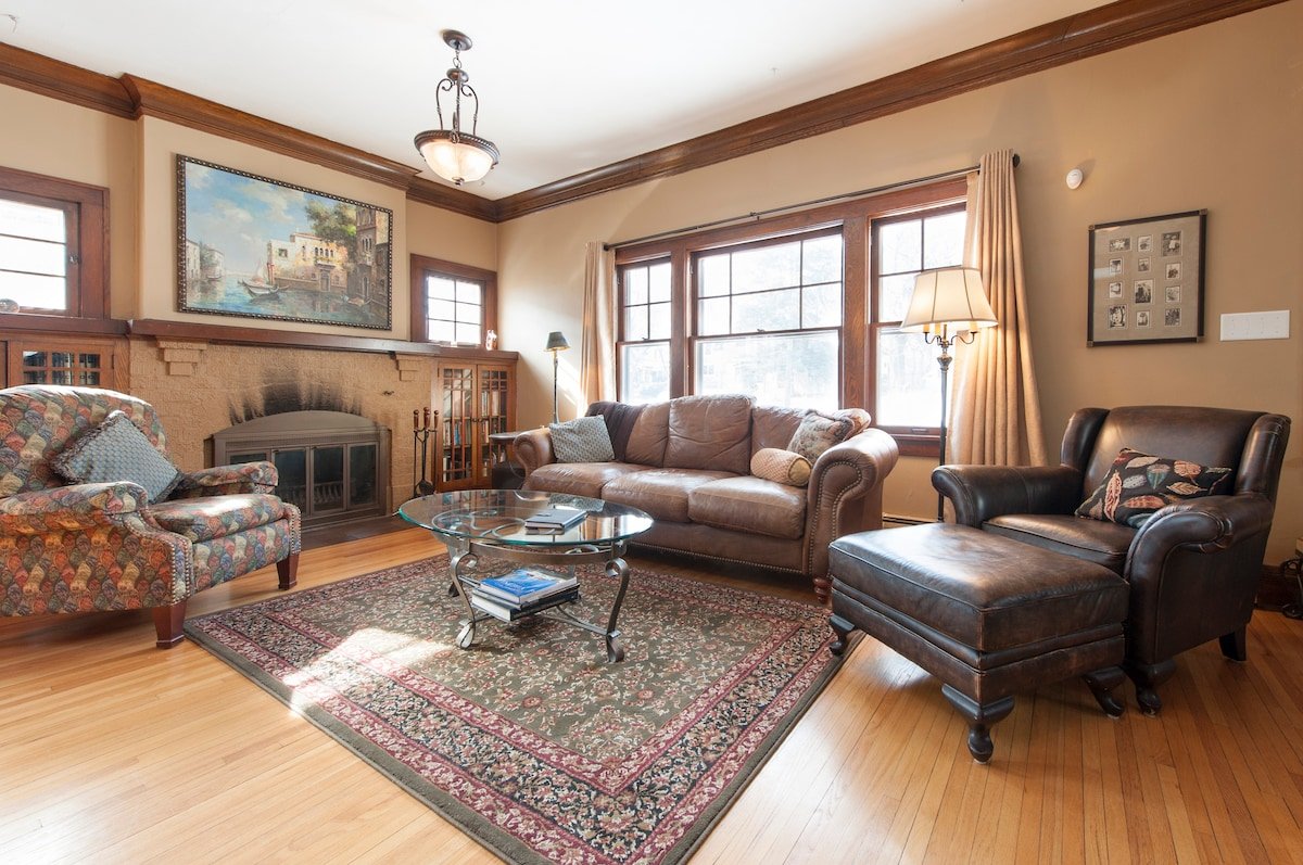 Linden Hills 4-BR/3-bath home gallery image 2