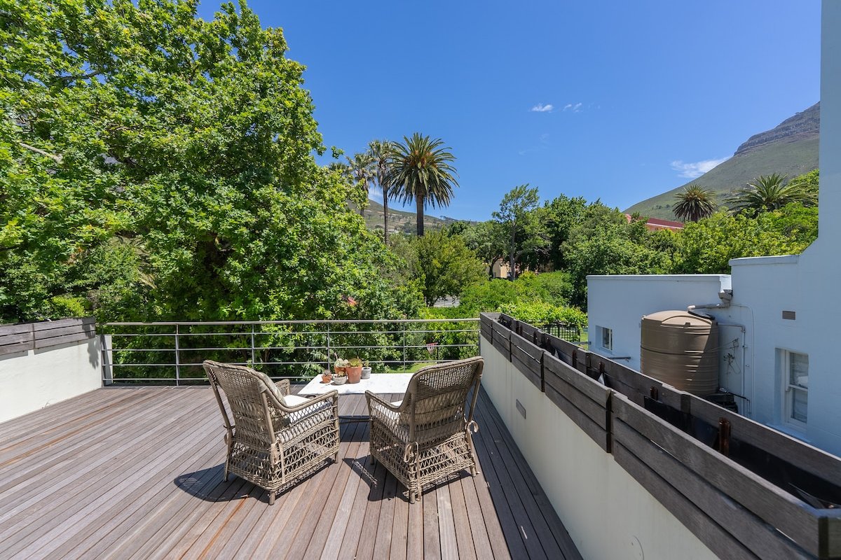 Charming, Central Townhouse by Steadfast Africa gallery image 4