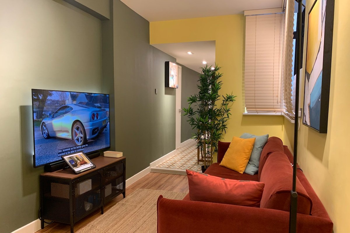 IKEA IDEA Newly Renovated 2BR in TST gallery image 2