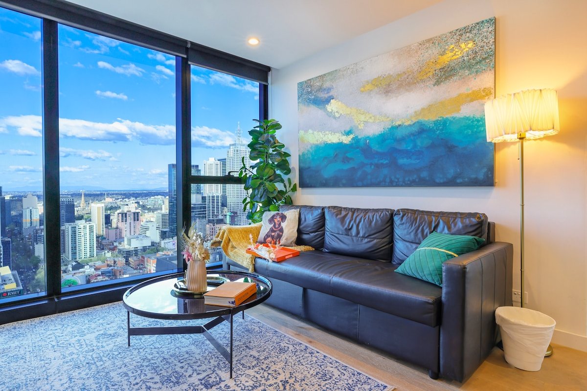 Best CBD 3 Queen beds 1sofa bed gallery image 2