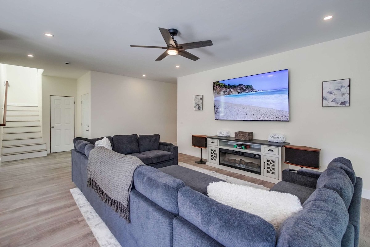 San Diego Luxury Haven with Heated Pool/Hot Tub gallery image 4