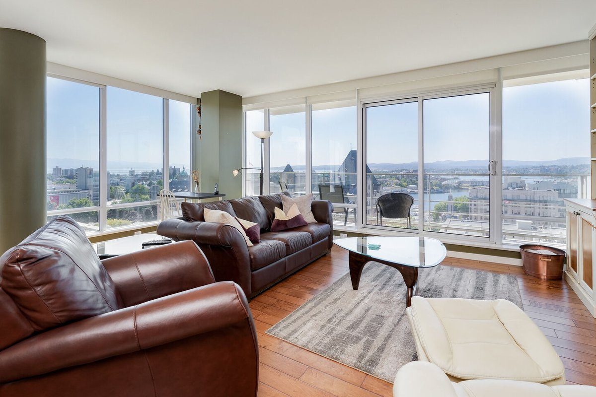 Waterfalls Hotel – 2 bed/2 bath, AC, Pool, Hot Tub