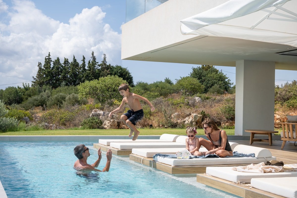 Escape the Ordinary & Embrace a Fantasy by etouri gallery image 4