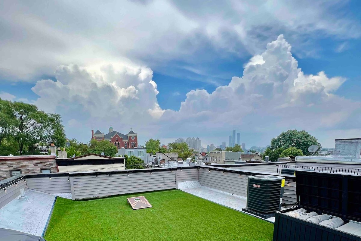 3BR Duplex W/Rooftop (NYC Views) & Garage Parking gallery image 4