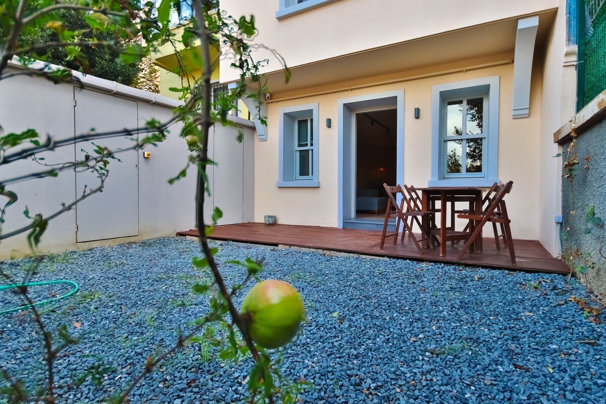 Artistically Renovated Triplex Villa 400m2 Ortaköy gallery image 4