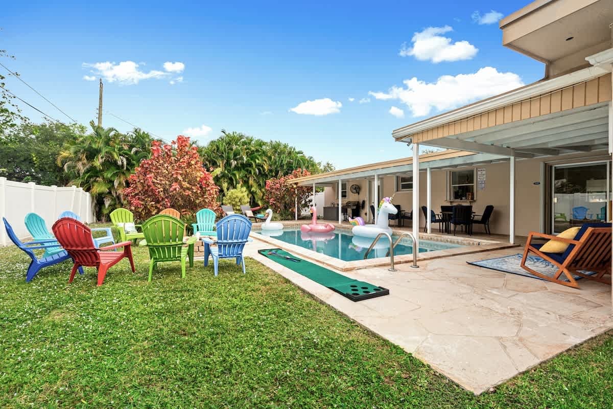 Spacious villa near Hard Rock Stadium w/ pool gallery image 4