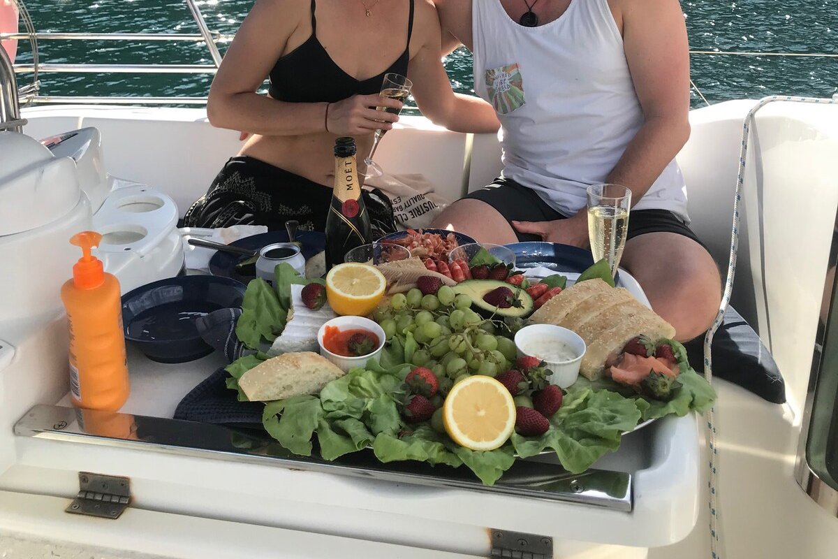 Taylor Made Escapes – Overnight Yacht Stay gallery image 5