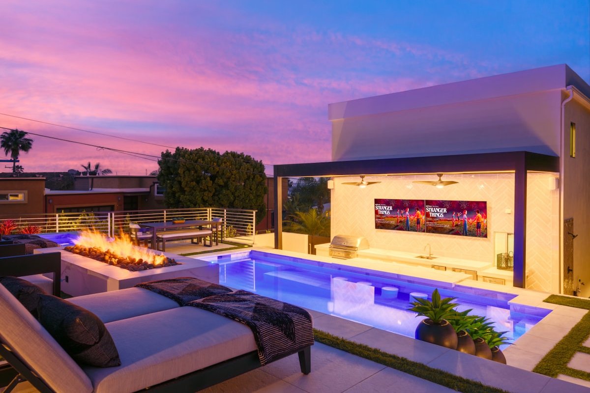 Luxury Resort: Pool, Spa, Swim-Up Bar & Bay Views gallery image 3