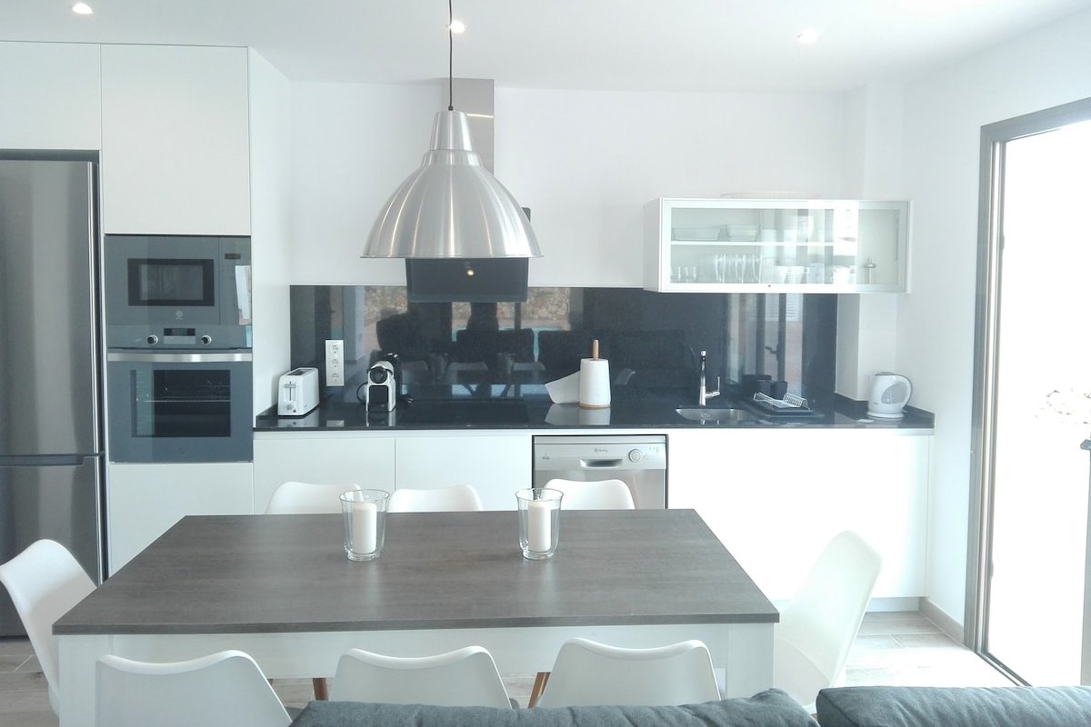 Villa Noka 8/Great Villa for 8 in Cala blanes gallery image 5