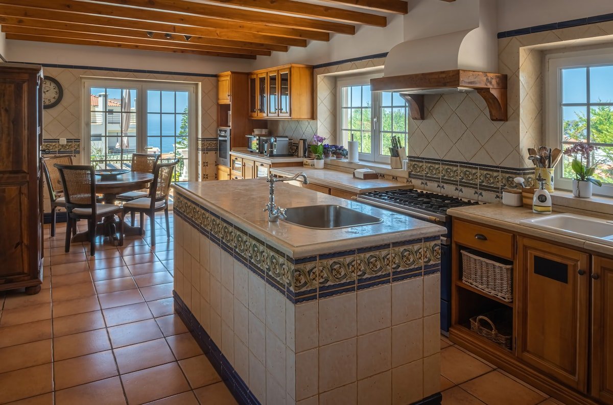 Vila Martinho by Hopstays | Pool and Sea View gallery image 5