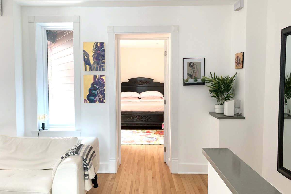 Two story 3 BDR, 2 bath Free Parking