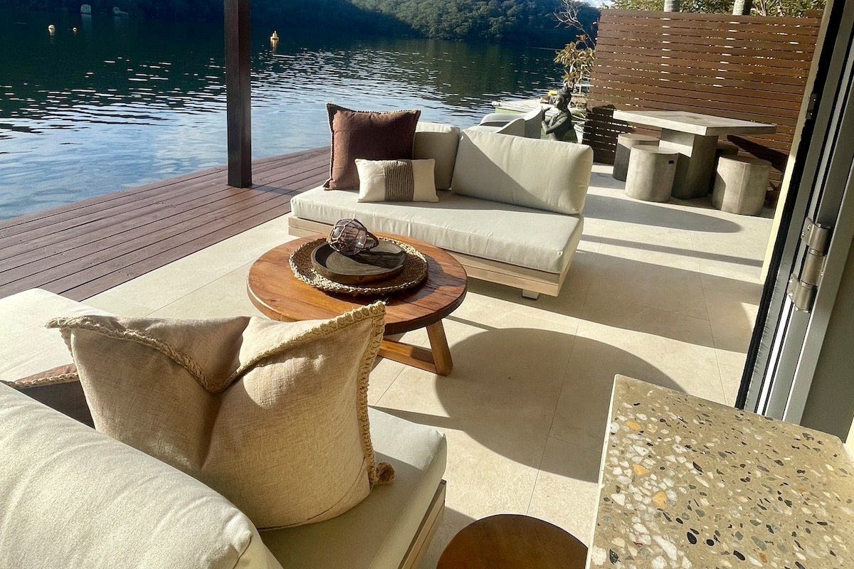 Cottage Point Adults Waterfront Retreat gallery image 3