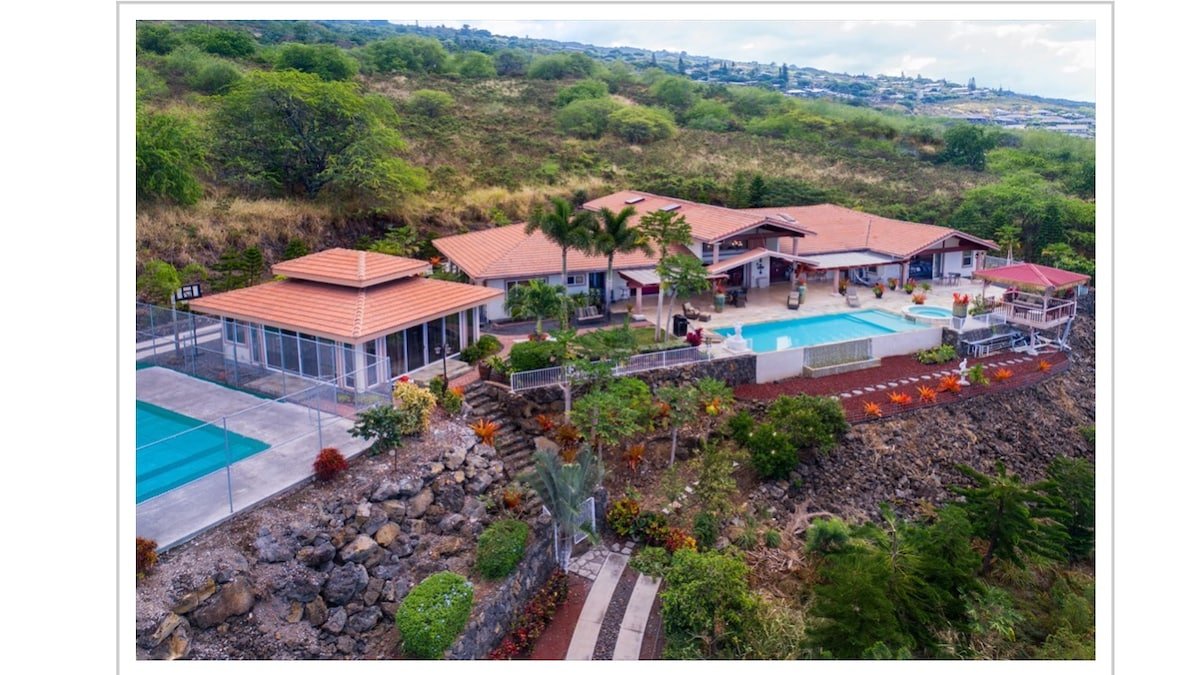 Quintessential blend of Luxury, hosted rental. gallery image 4