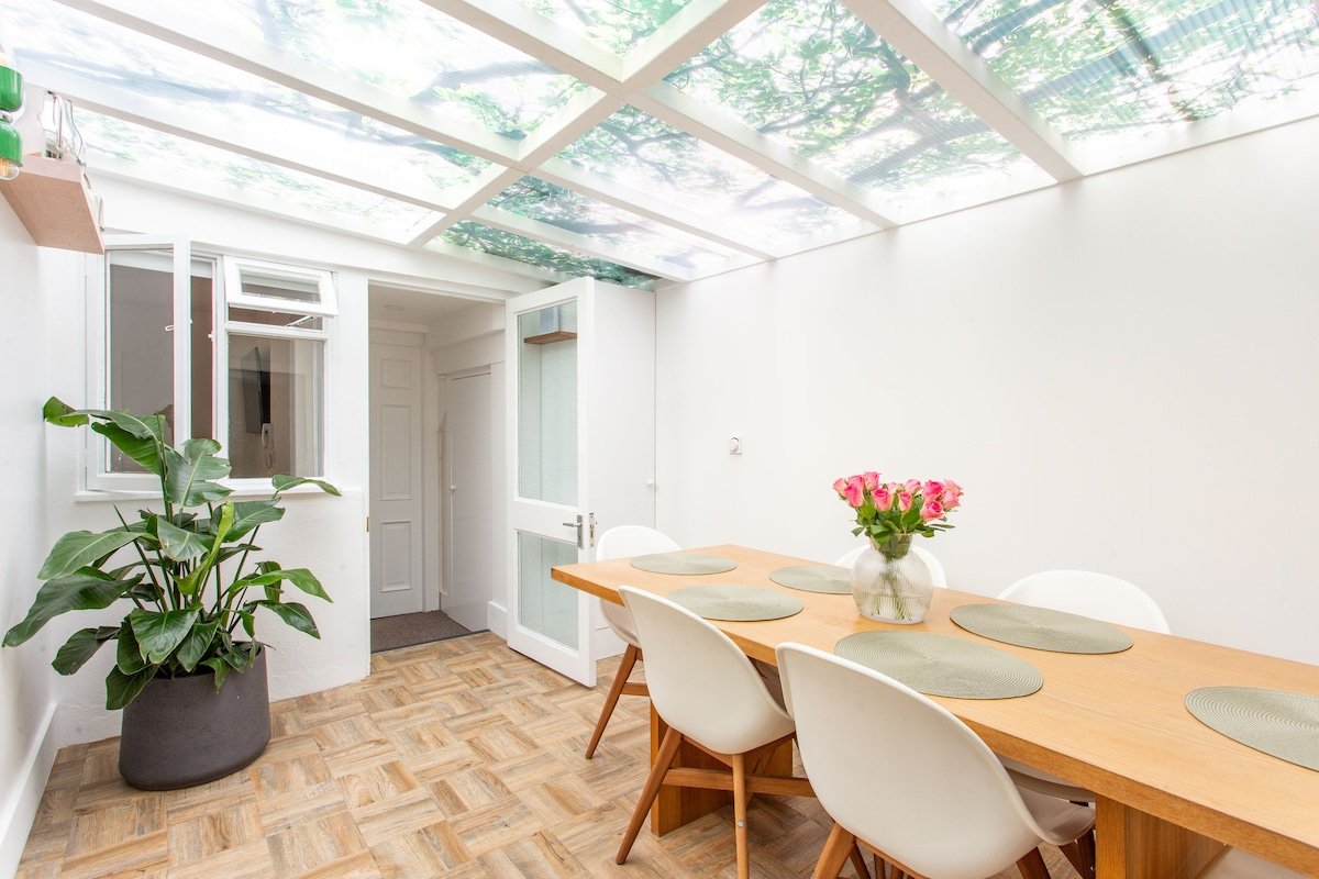 Spacious Covent Garden Getaway gallery image 5