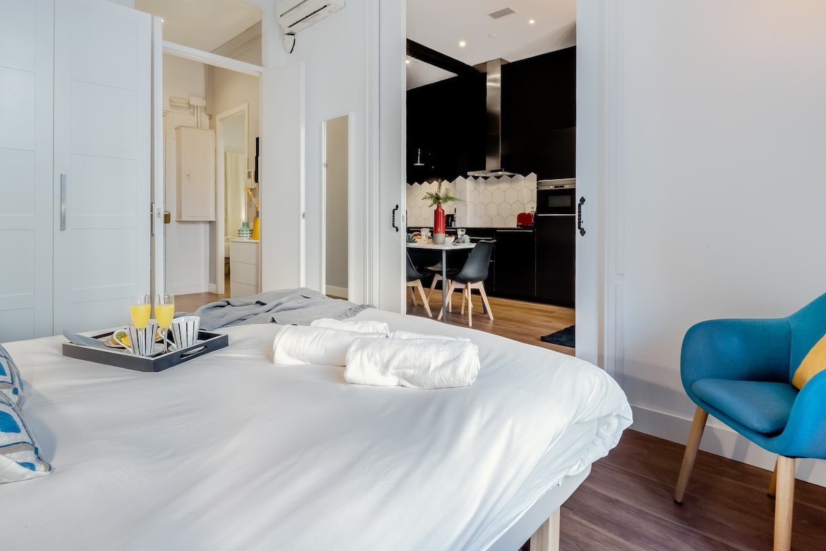 Stylish Apt in the Heart of the City gallery image 5