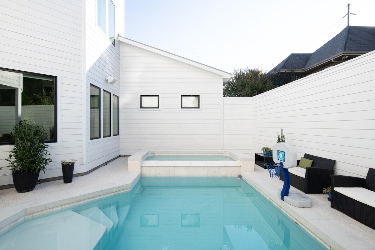 Esperanza Resort walk 2 downtown gallery image 2