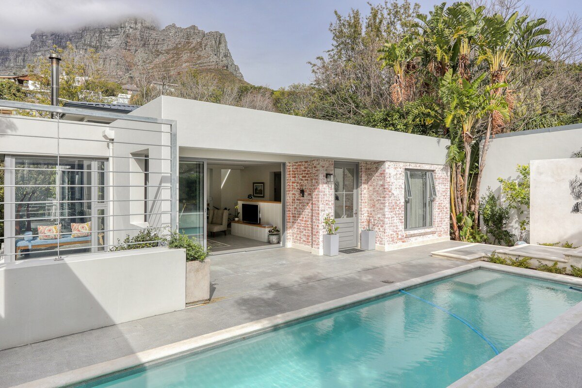 Beautiful, Secure, 3 Bed Family Home in Higgovale gallery image 2