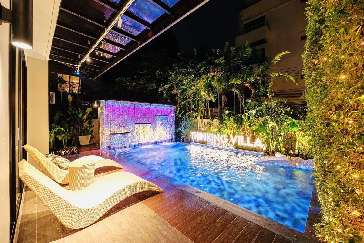 免费接机 曼谷市中心豪华别墅 3米超大泳池 管家服务 KTV包房 Netflix