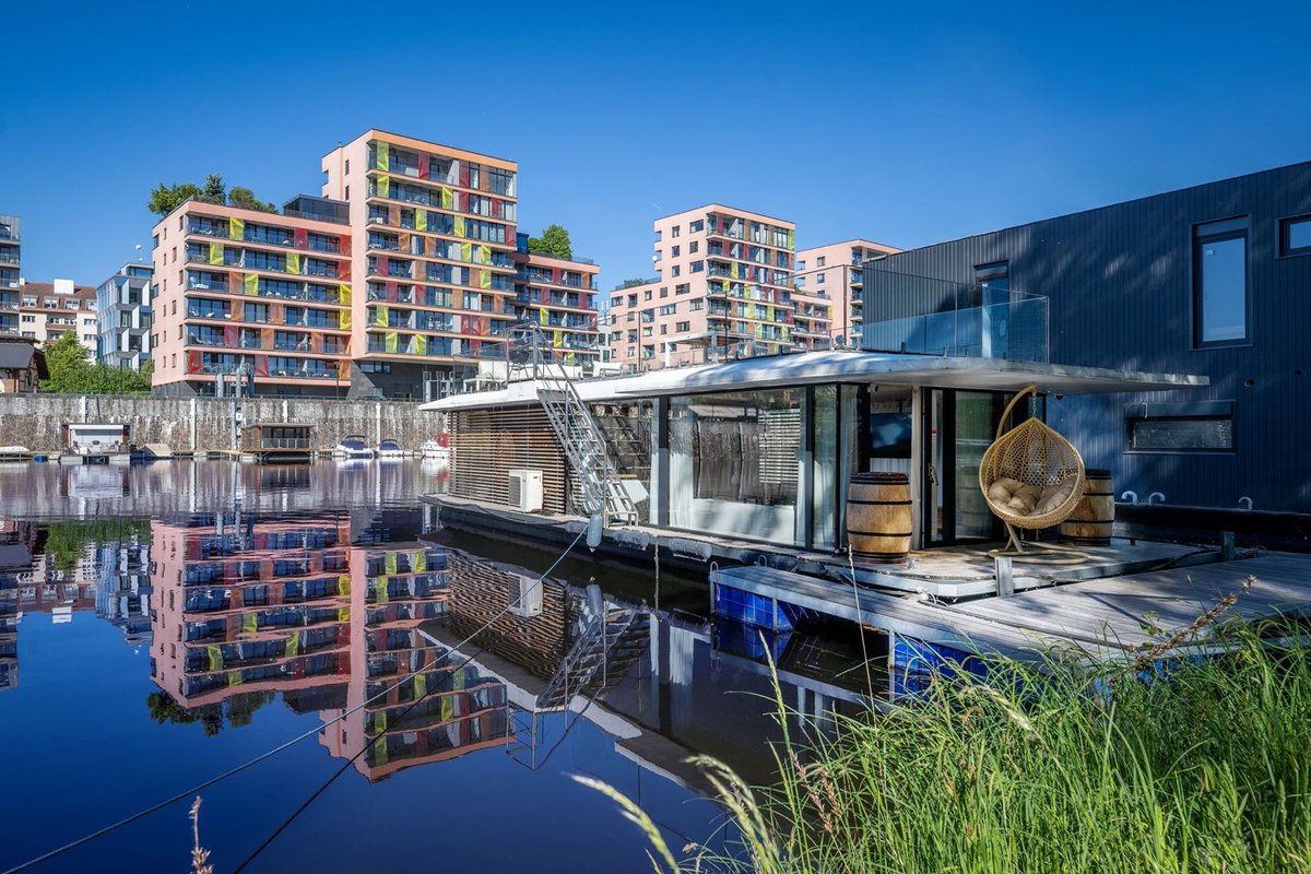 Houseboat Holešovice
