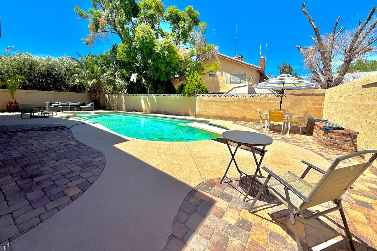 Spacious Vegas Getaway | Pool, Lounge & Fun gallery image 5